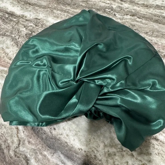 Blissy 100% silk bonnet: Emerald - Picture 4 of 4